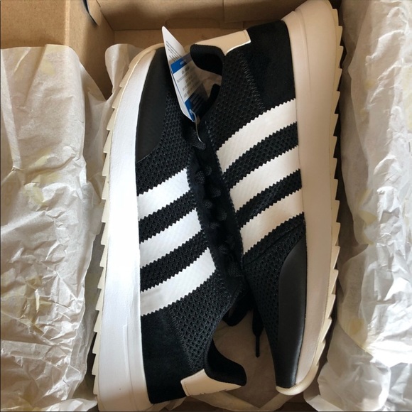 Adidas origainals flashback black & white sneaker - Picture 3 of 7